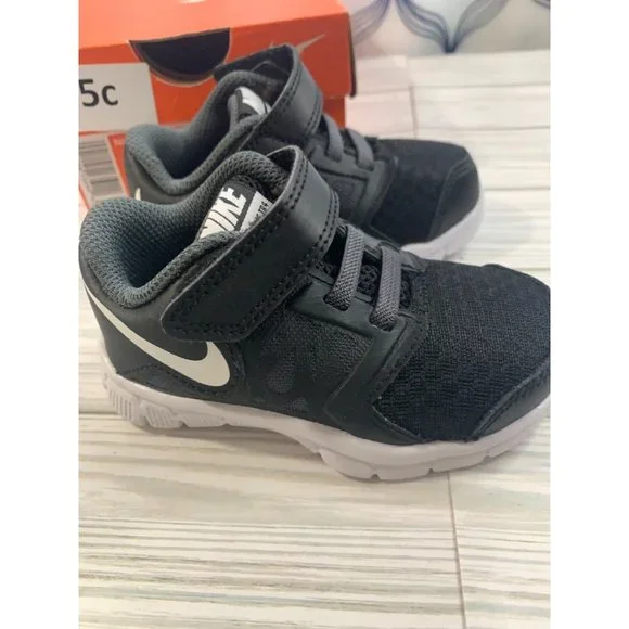 Nike Flex Supreme TR 4 Black Kids Shoe - Picture 9 of 14